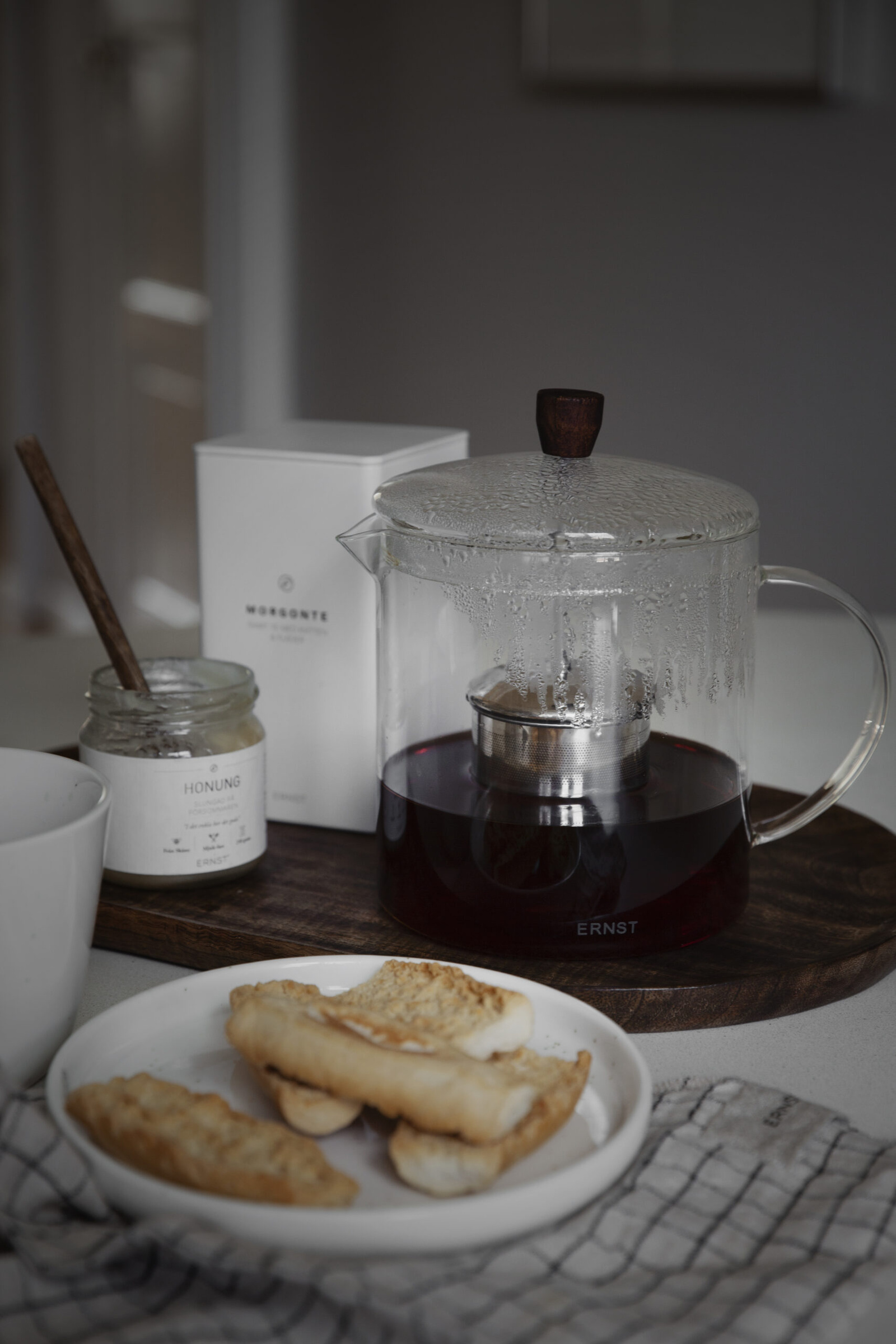 Ernst Sweden Glass Tea pot