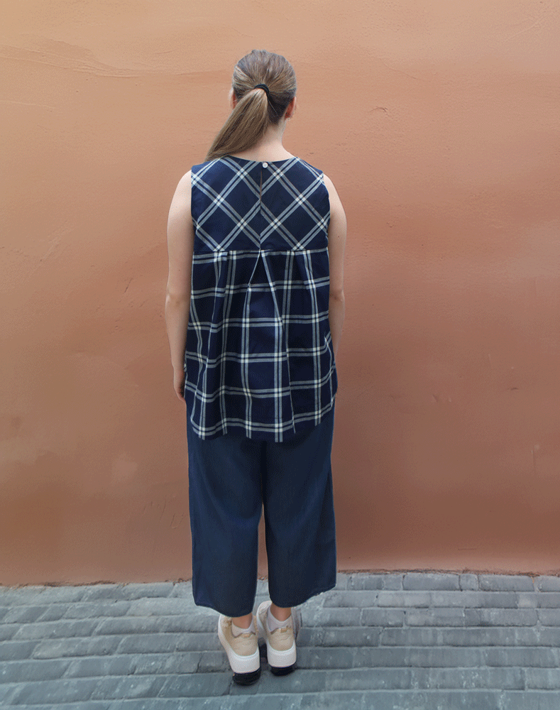 Amici by Baci Check Sleeveless Top