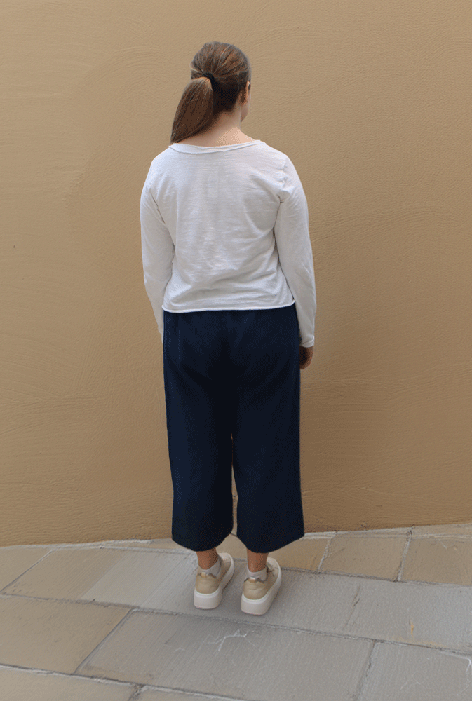 Cut Loose White Cropped Cardigan with Pocket
