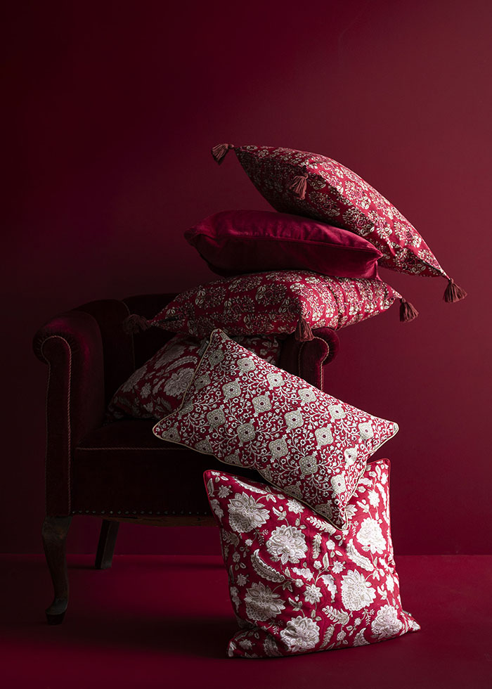 Bungalow Cushion 33x50cm Chameli Raspberry