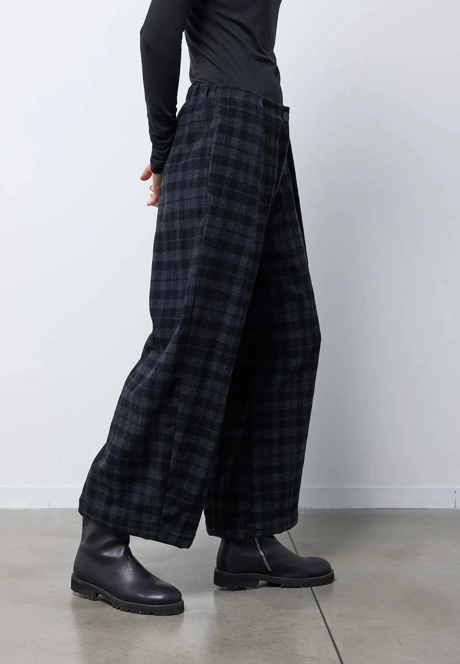 Neirami Tartan Grey Trousers - Carbon