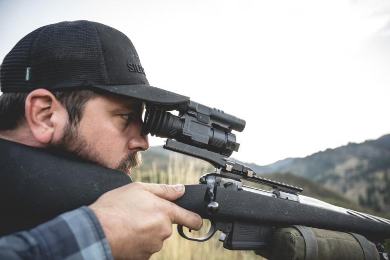 Hunter using a mounted FT34(LRF) Front Clip-on Thermal Imaging Scope.