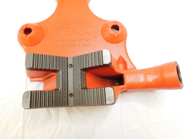 RIDGID BASE VISE W/ SPOOLS BC810A