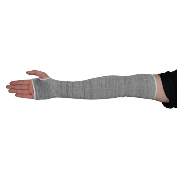 PIP 18" HPPE SLEEVEW/THUMBSLOT ANSI 4