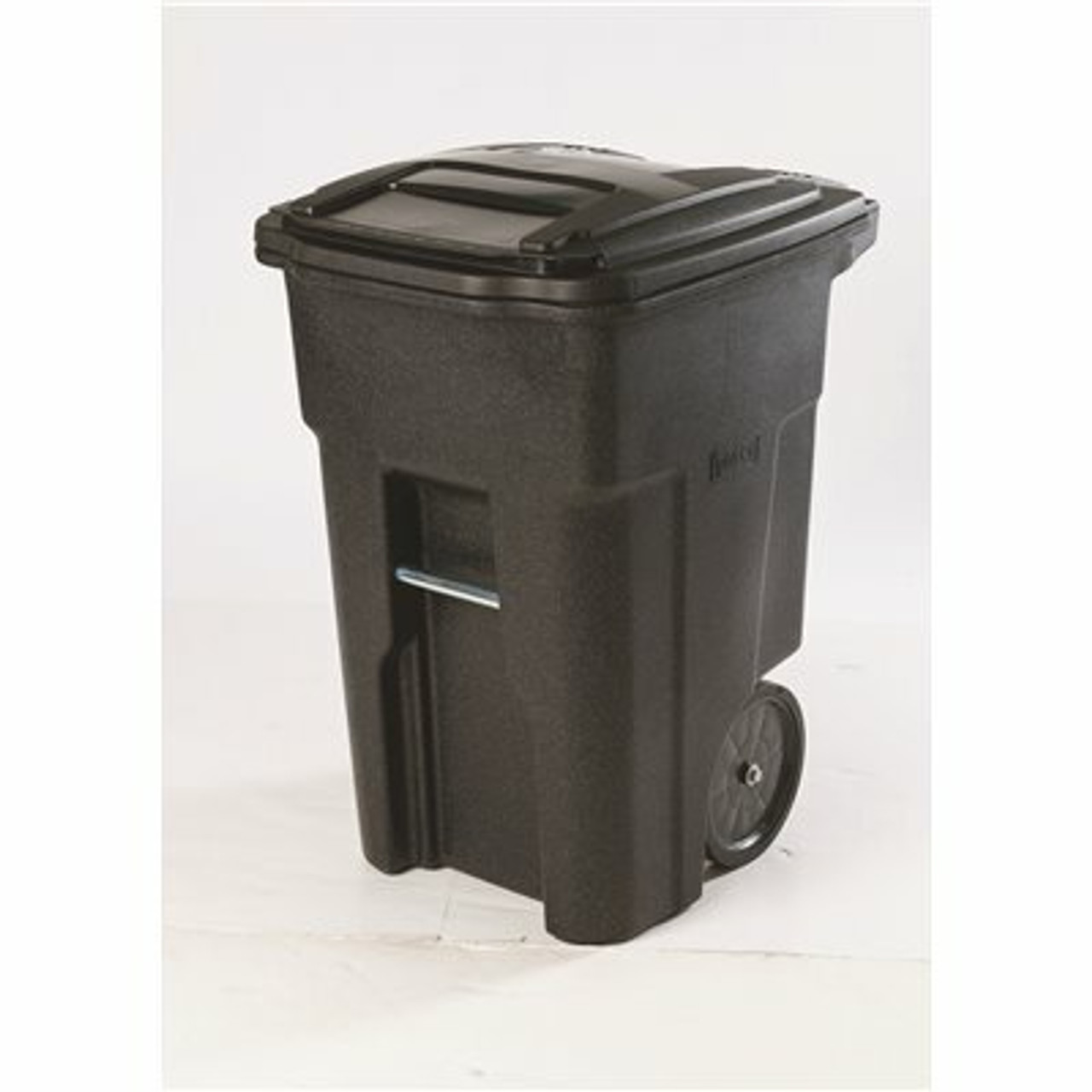 Toter 48 Gal. Blackstone Trash Can With Quiet Wheels And Attached Lid