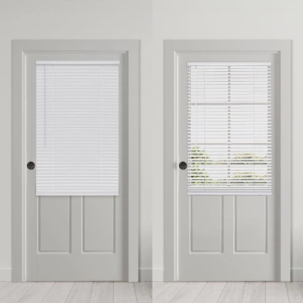 St. Charles Magne 25 X 42 White Cordless Magnetic Mini Blind For Metal Doors