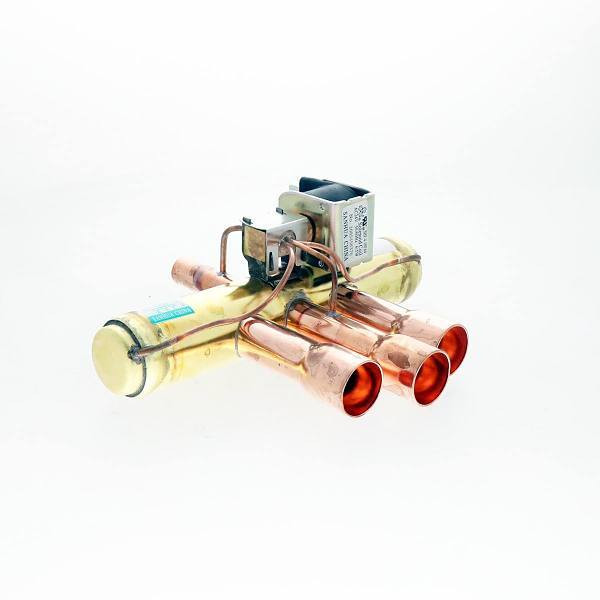 Carrier Reversing Valve With 24 Volt Coil