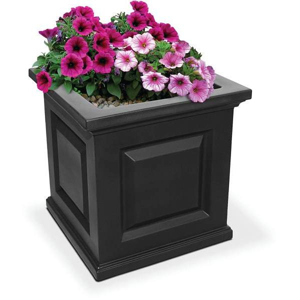 Mayne Nantucket 16 In. Black Square Self-Watering Polyethylene Planter