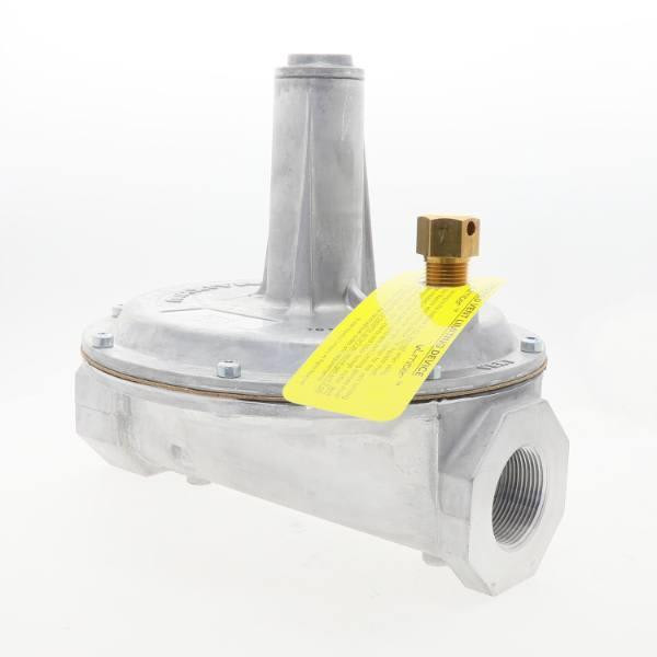 Maxitrol 1 1/2"Npt 5psi Max Inlet NG 2psi Max Inlet LP 4-12"Wc Outlet Regulator 325-9-1 1/2-12A49