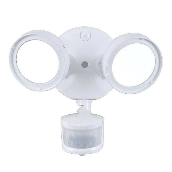 Halo Twin-Head Round Led Flood Light 4,000 K, Lumen Select Motion Activate White