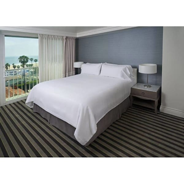 Golden Mills Golden Weave White Duvet Cover King Case Of 12