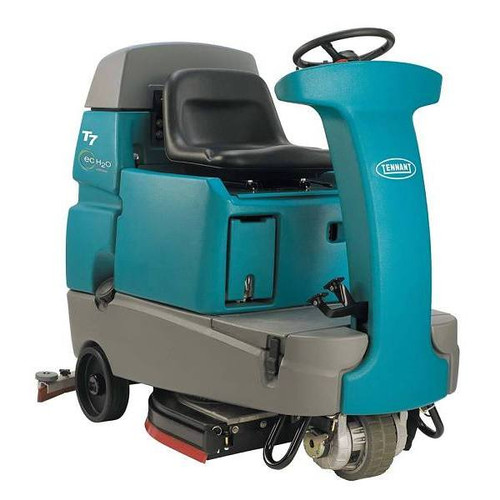 Tennant Company T7 Rider Disk Scrubber 800mm 32 In. 240ah C/20 On-Board Charger