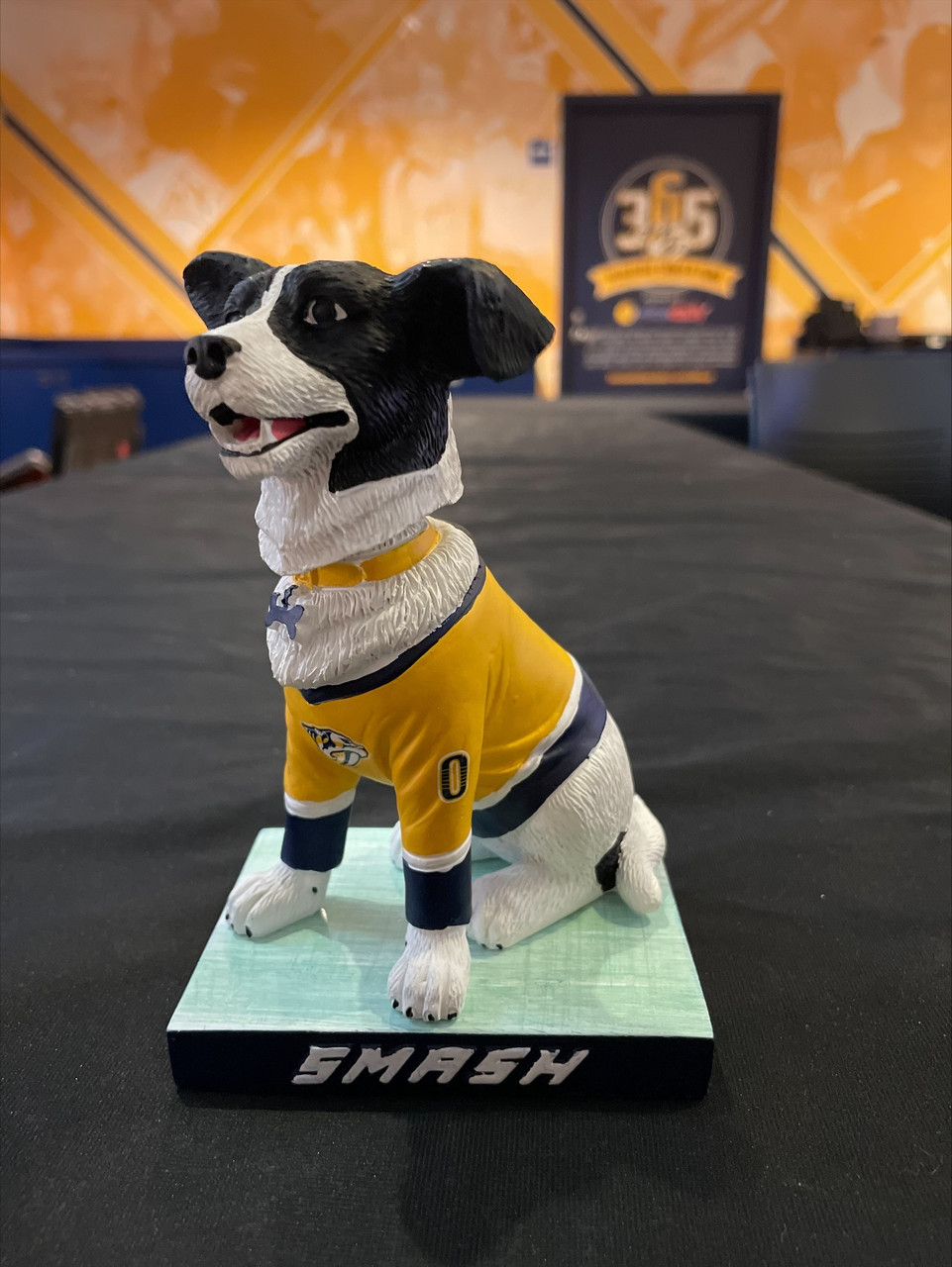 Nashville Predators SMASH Bobblehead - Nashville Predators Locker Room