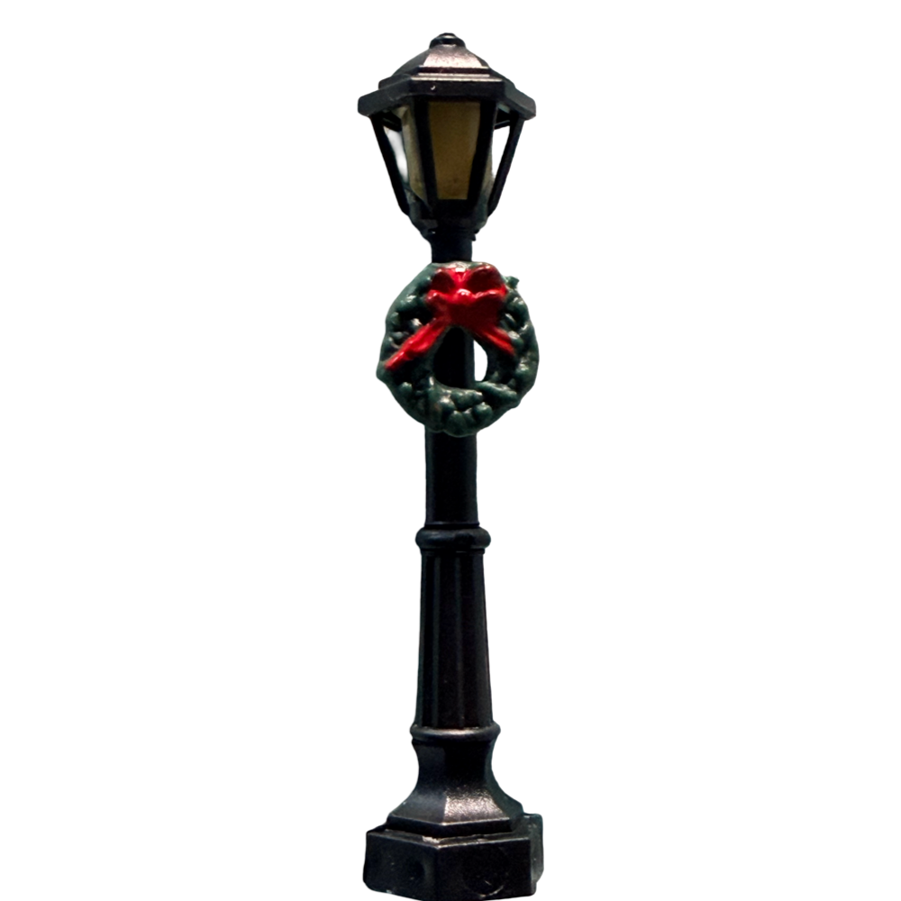 Miniature Lamp Post with Wreath