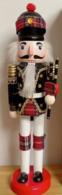 Scottish Bagpiper Nutcracker - 30cm