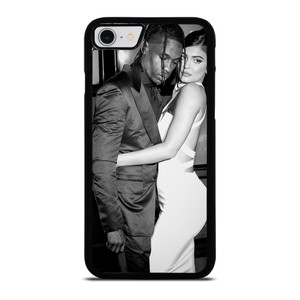 TRAVIS SCOTT AND KYLIE JENNER CUDDLING iPhone SE 2022 Case Cover
