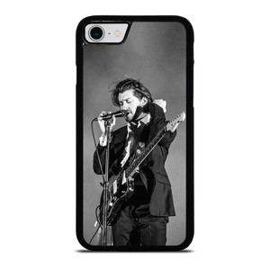 ALEX TURNER ARCTIC MONKEYS 2 iPhone SE 2022 Case Cover