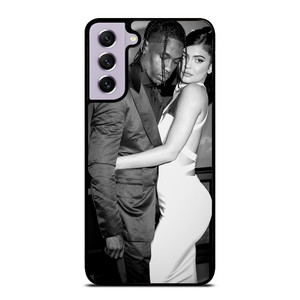 TRAVIS SCOTT AND KYLIE JENNER CUDDLING Samsung Galaxy S21 FE Case Cover