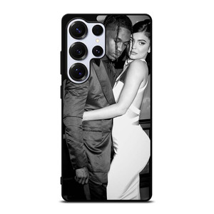 TRAVIS SCOTT AND KYLIE JENNER CUDDLING Samsung Galaxy S25 Ultra Case Cover