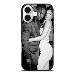 TRAVIS SCOTT AND KYLIE JENNER CUDDLING iPhone 17 Case Cover