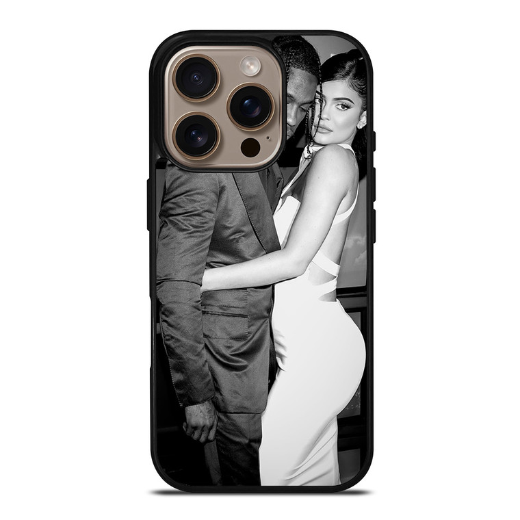 TRAVIS SCOTT AND KYLIE JENNER CUDDLING iPhone 16 Pro Case Cover