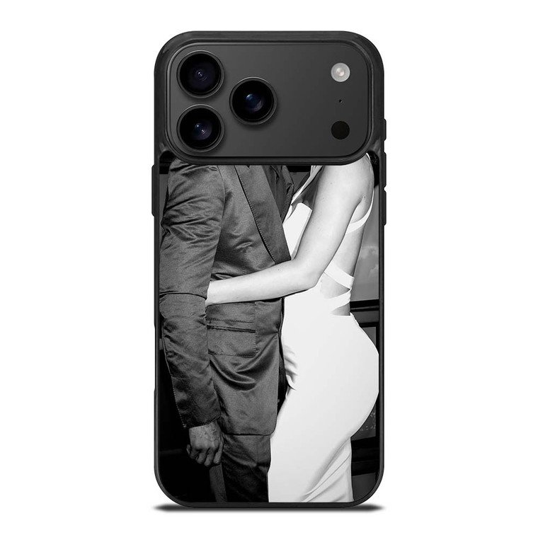 TRAVIS SCOTT AND KYLIE JENNER CUDDLING iPhone 17 Pro Max Case Cover