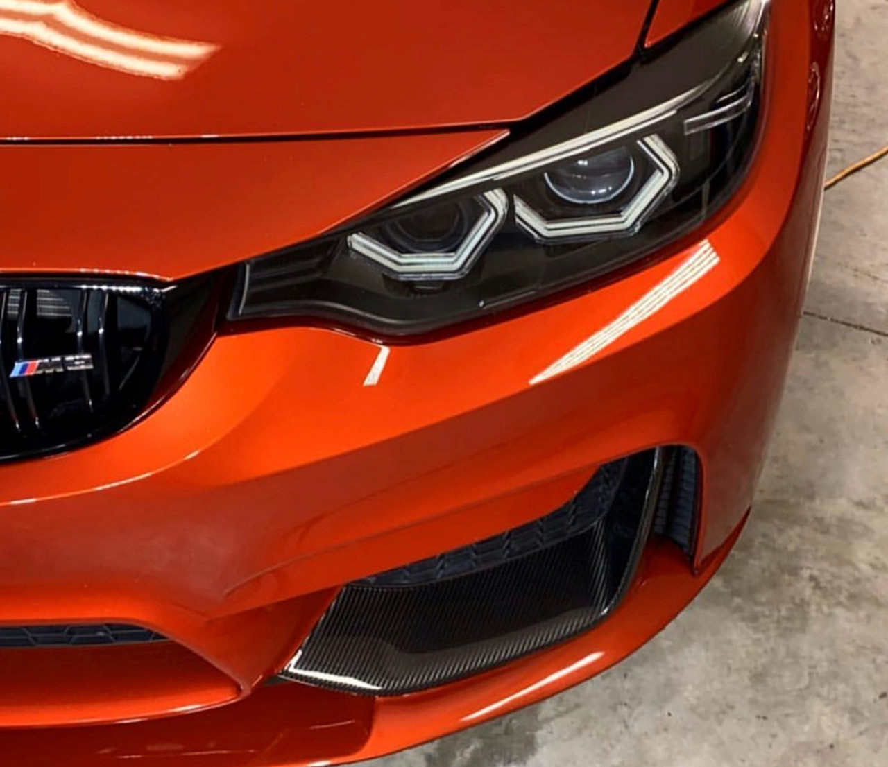 bmw f82 m4 mパフォーマンス　フロントスプリッター FRONT SPLITTER BMW M4 F82 M-PERFORMANCE – Maxton Design USA