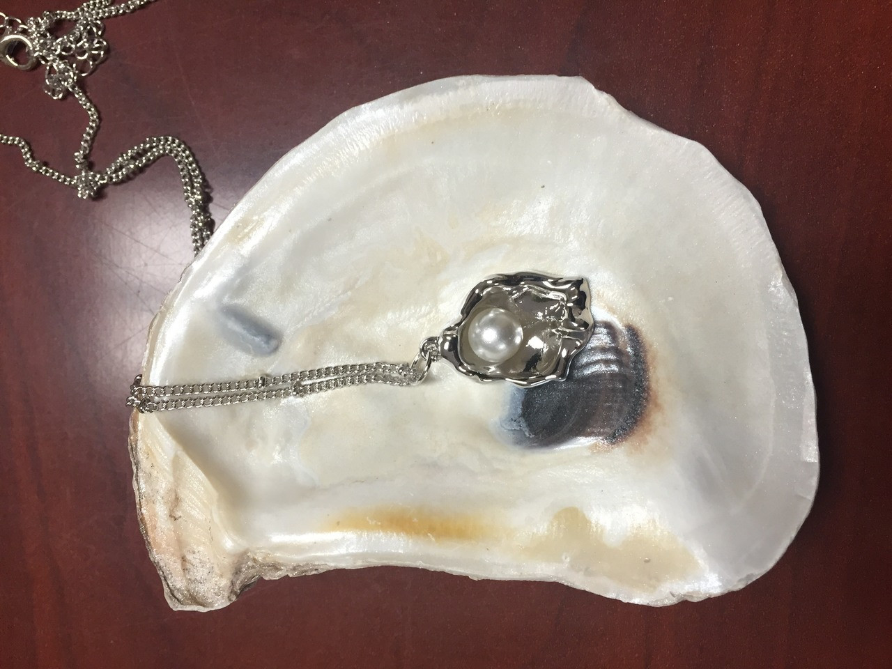 Pearl Necklace with Oyster Shell
