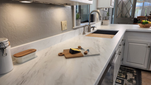 How to Apply Stone Coat Epoxy Countertops: Step-by-Step Instructions - Mama  and More