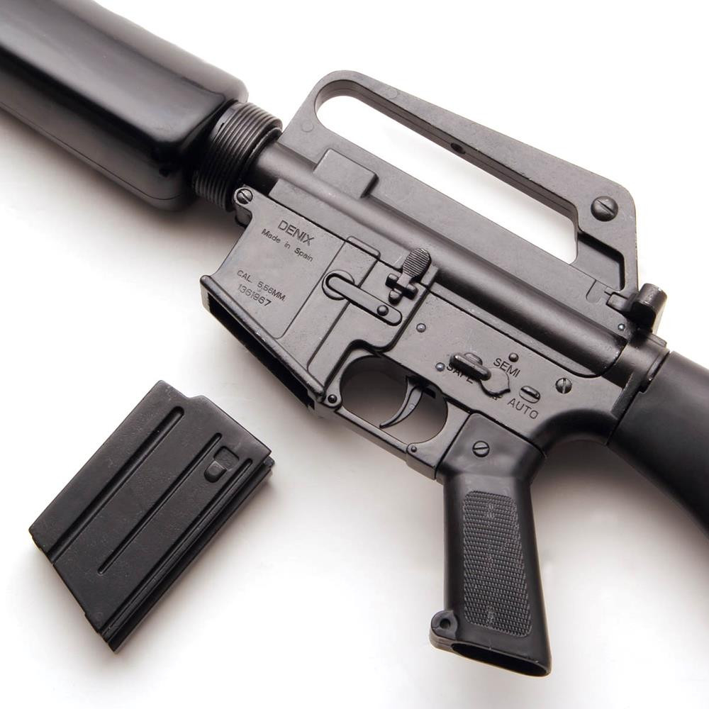 Buy M16 Rifle A1 Replica | US M16 Display