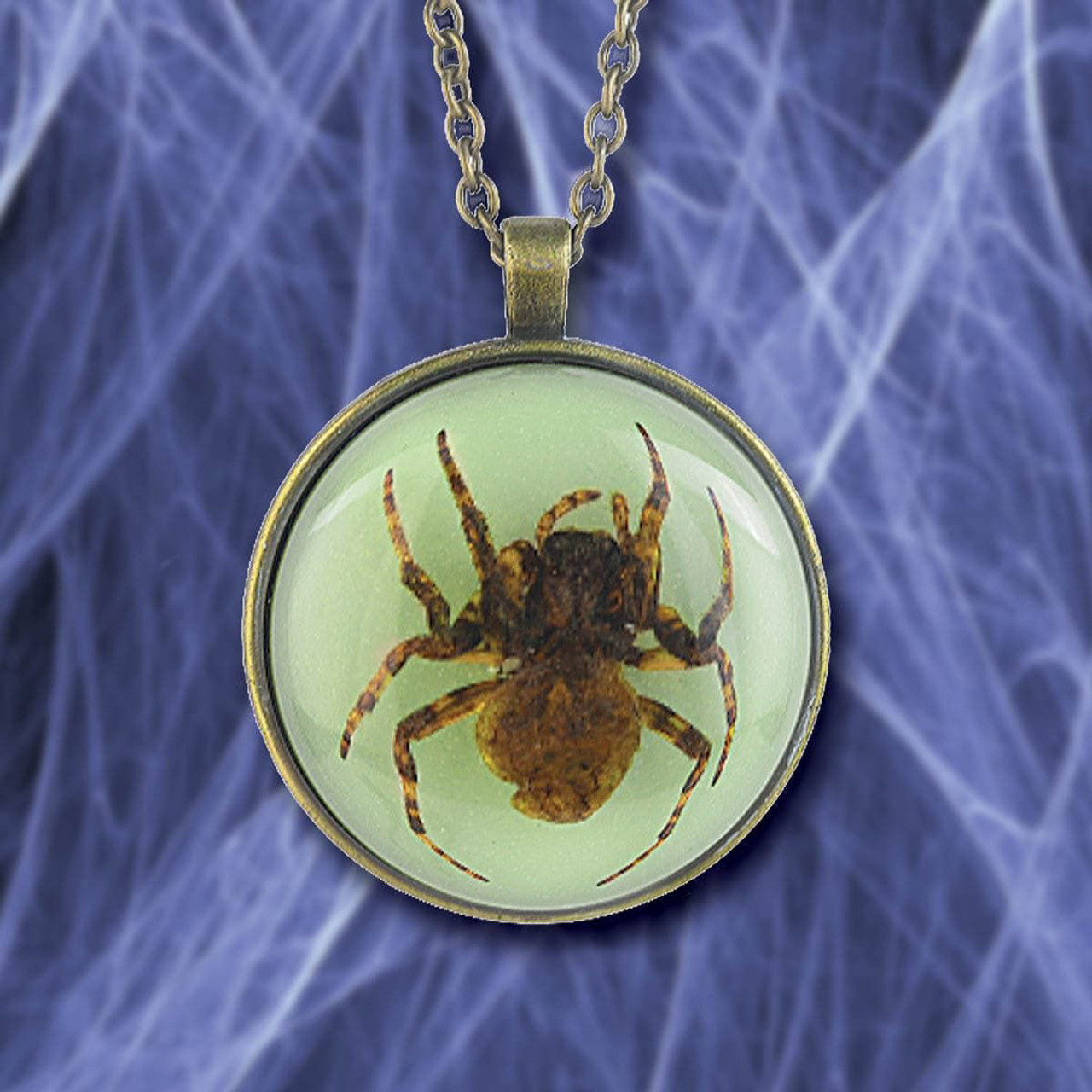 1561 Insect Art Glowing Spider Pendant-img-0