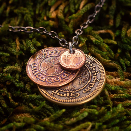 Lord of the Rings necklace has three coins, a Tuppence, a Penny, and a Farthing, Coin text inscribed in Tengwar