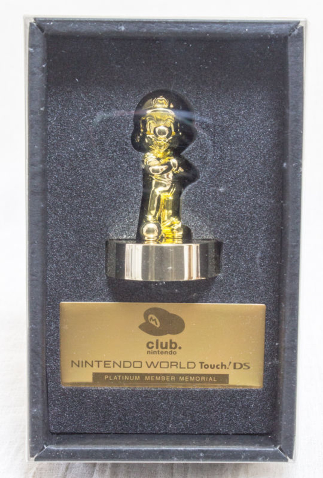 Club Nintendo Platinum Member Limited Gold Super Mario Bro. Figure JAPAN NES