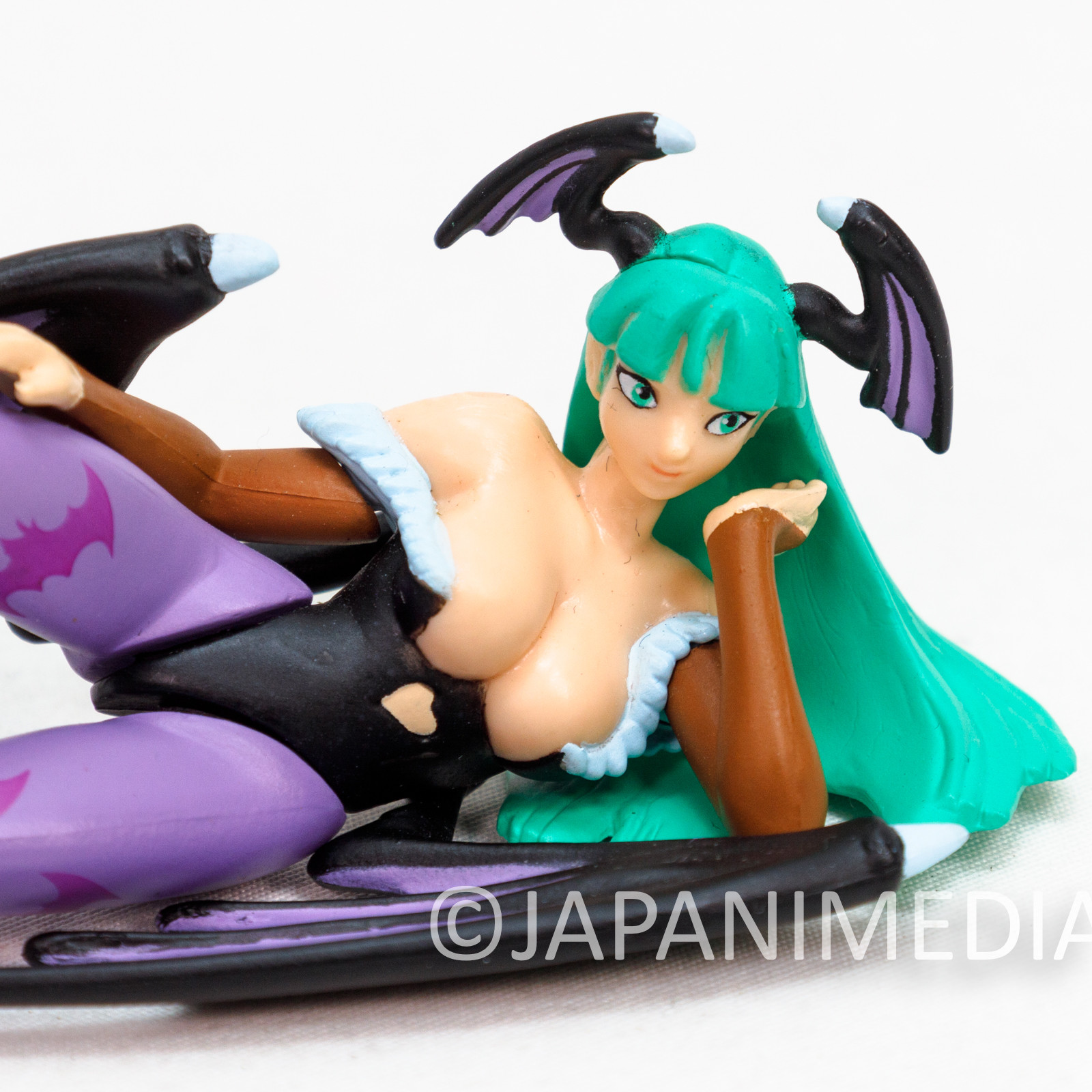Darkstalkers Morrigan Aensland Mini Figure Lying Down Japanimedia Store 2