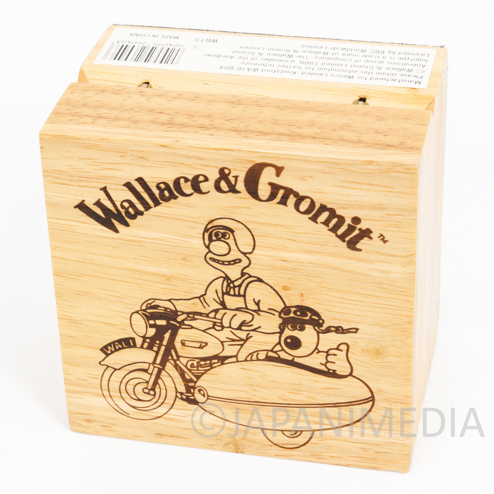 Wallace & Gromit Wrist Watch w/Wooden Case / Ardman