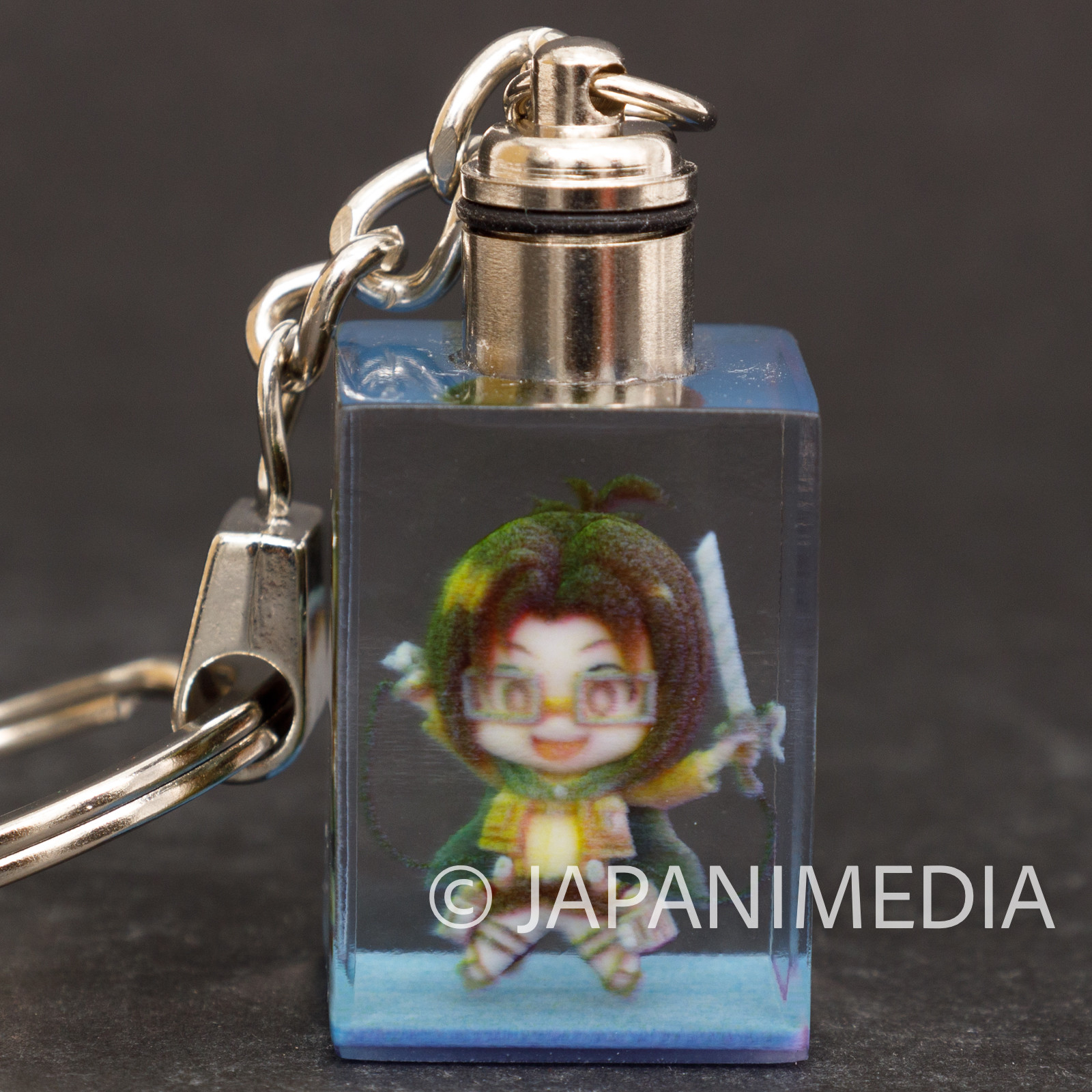 Attack on Titan Hange Zoe Mini Figure in Light up Cube Keychain JAPAN