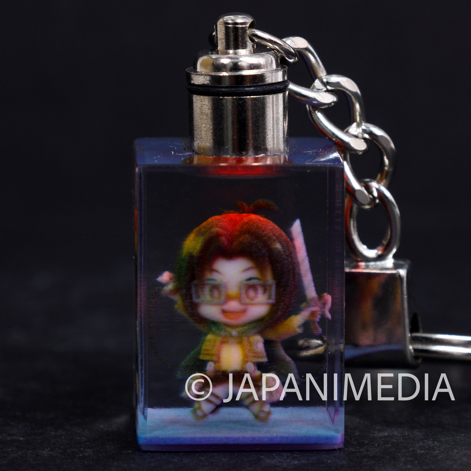 Attack on Titan Hange Zoe Mini Figure in Light up Cube Keychain JAPAN