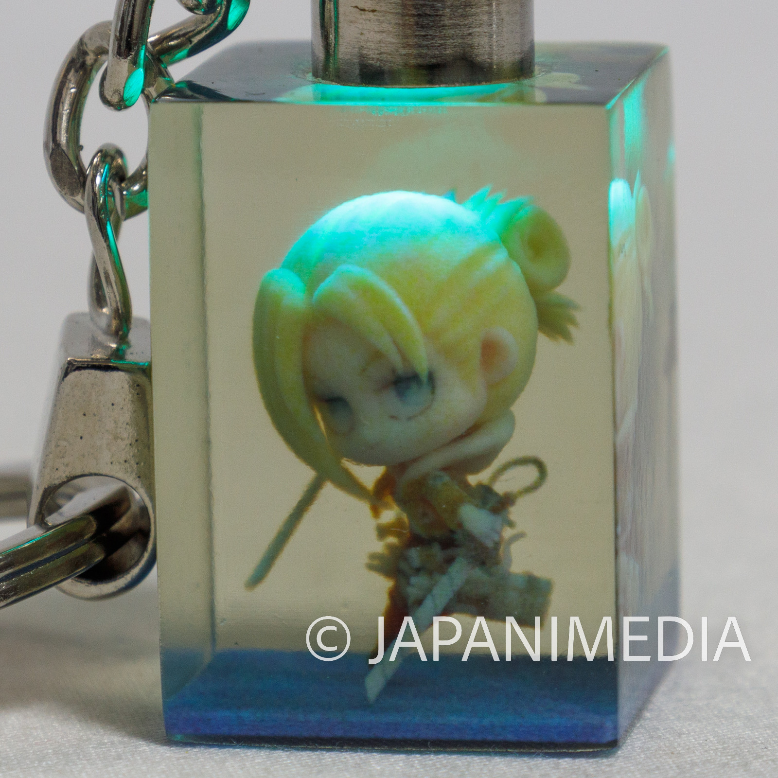 Attack on Titan Annie Leonhart Mini Figure in Light up Cube Keychain JAPAN