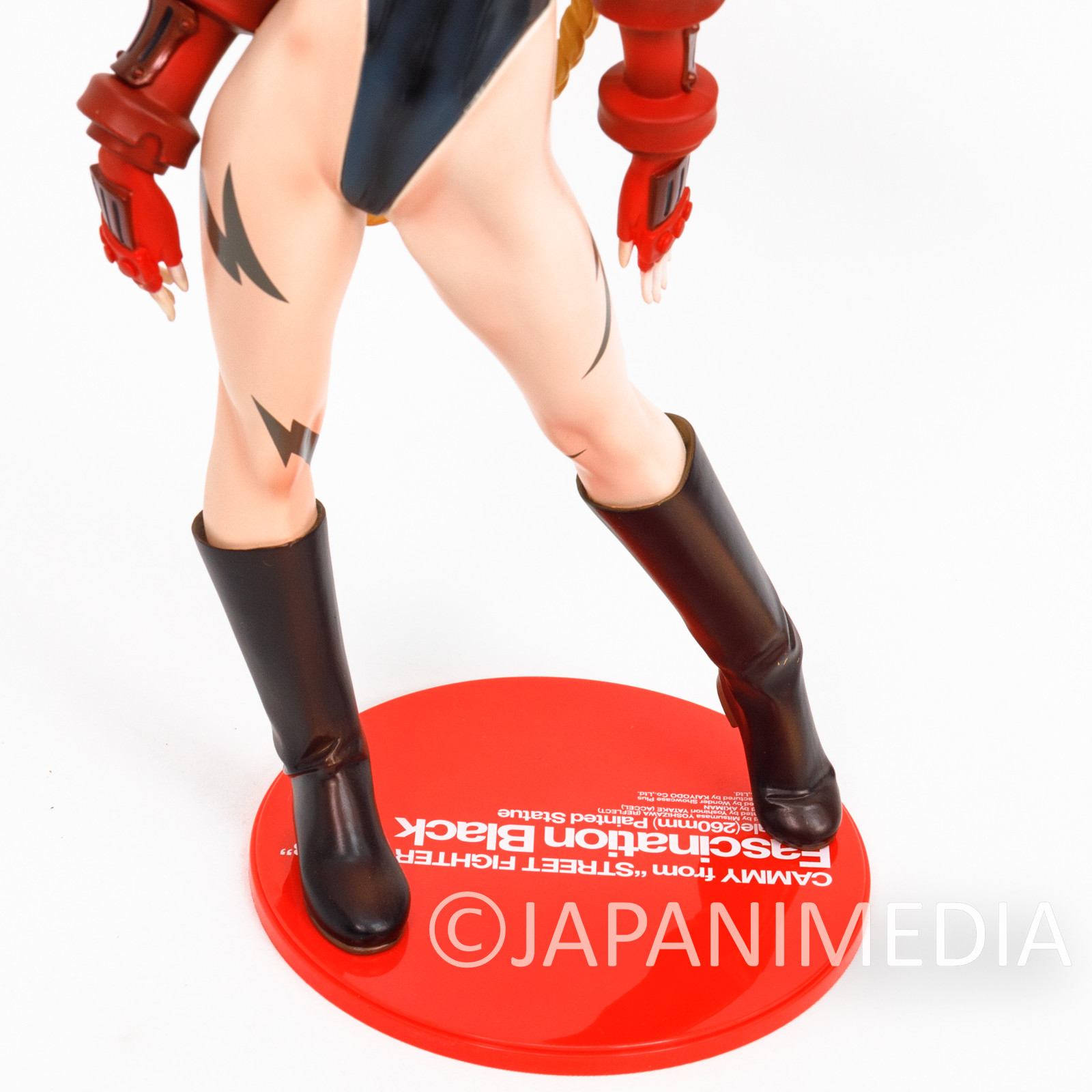 DEC111803 - STREET FIGHTER IV PLAY ARTS KAI CAMMY AF - Previews World