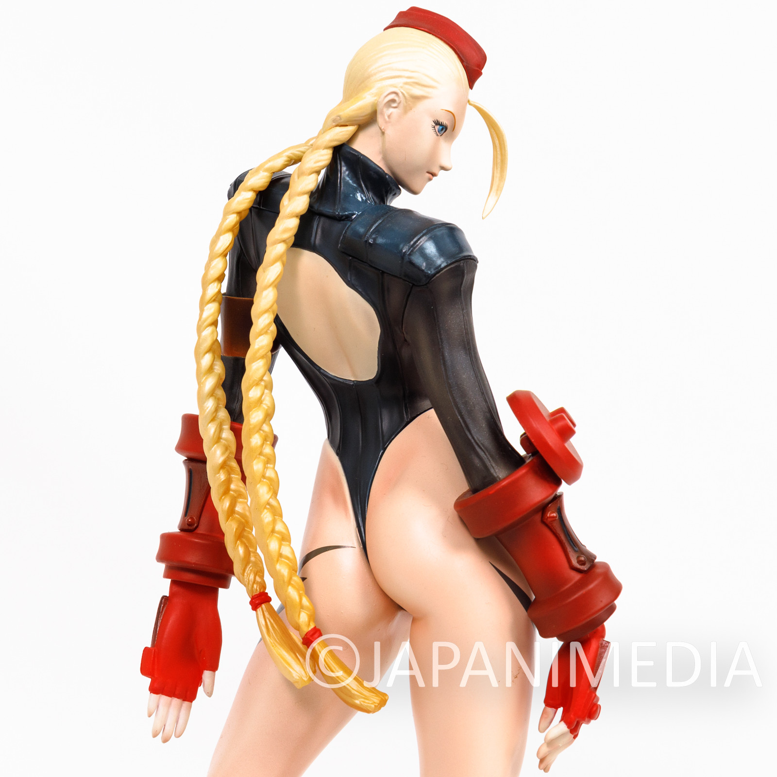 DEC111803 - STREET FIGHTER IV PLAY ARTS KAI CAMMY AF - Previews World