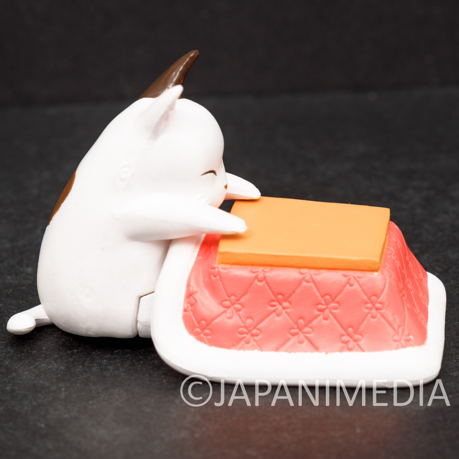 Urusei Yatsura Kotatsu Neko Cat Mini Figure BANDAI