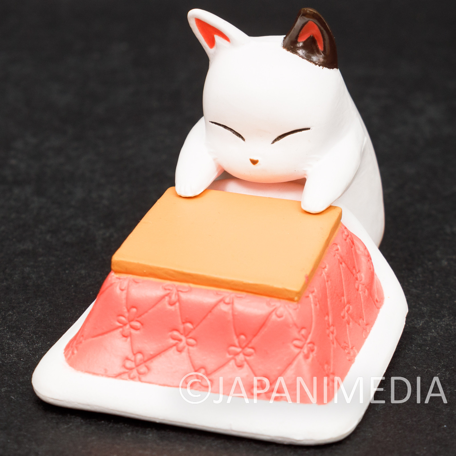 Urusei Yatsura Kotatsu Neko Cat Mini Figure BANDAI