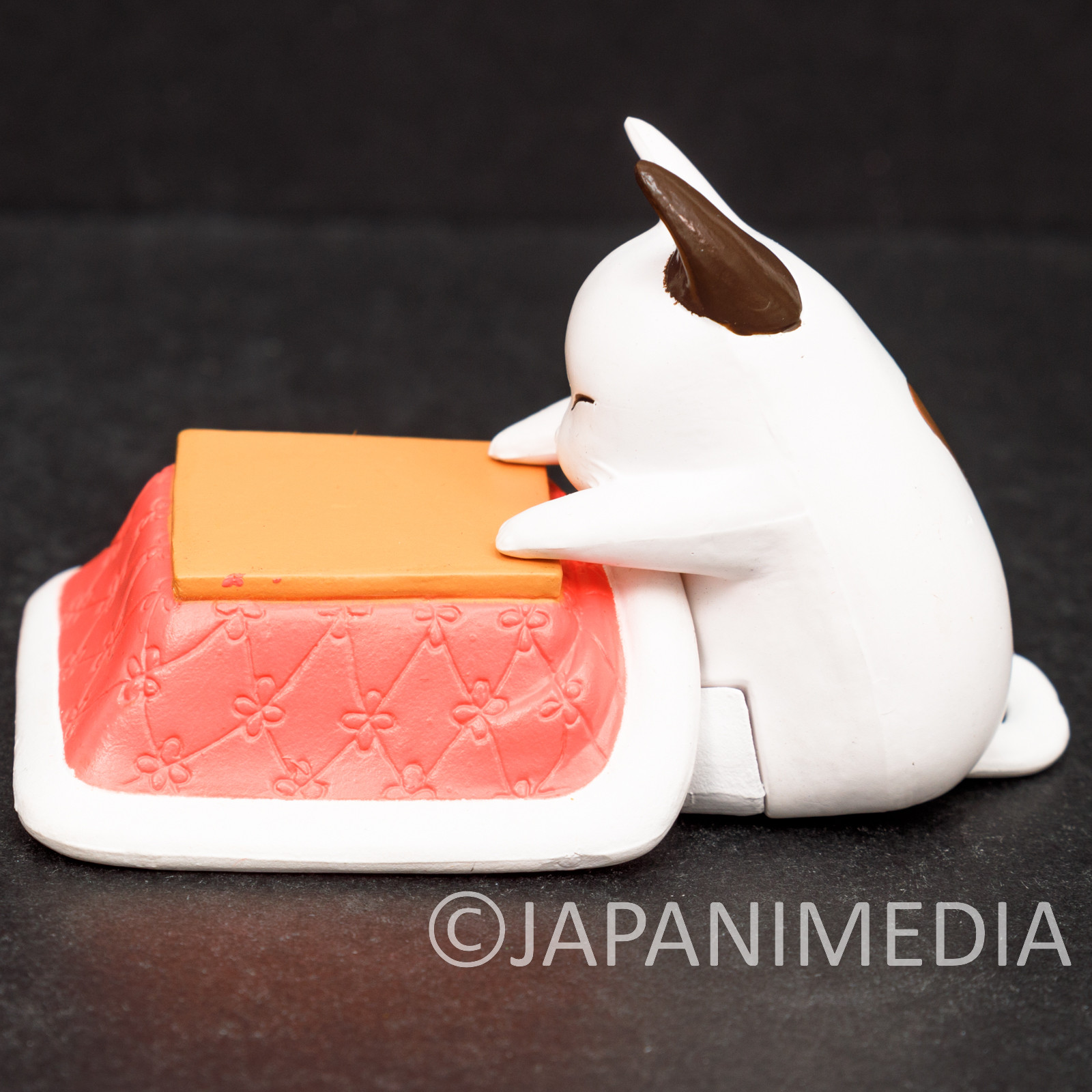 Urusei Yatsura Kotatsu Neko Cat Mini Figure BANDAI