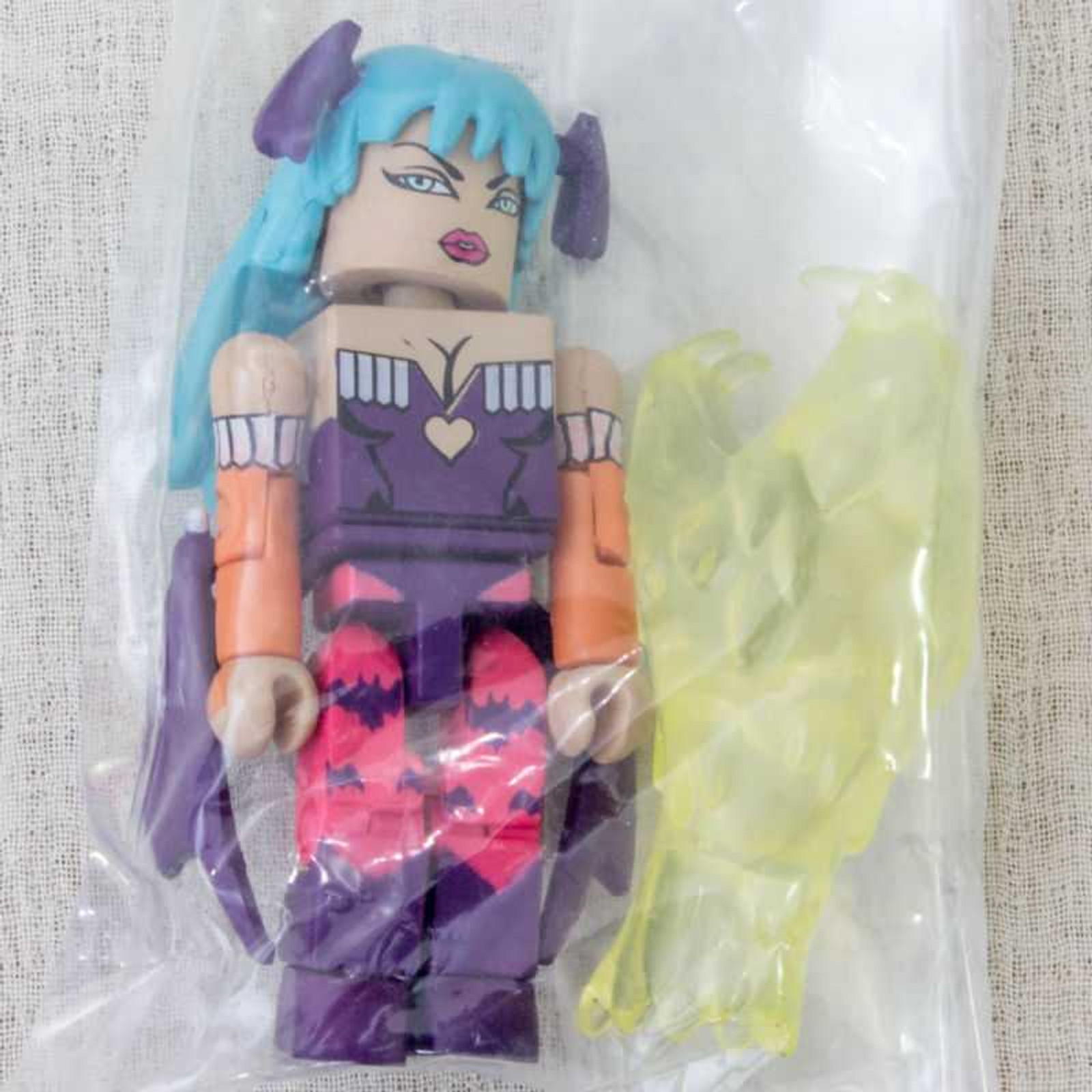 Street Fighter 2 x Darkstalkers 3 (Vampire Savior: The Lord of Vampire) Morrigan Blue Mini Mates Figure Capcom JAPAN