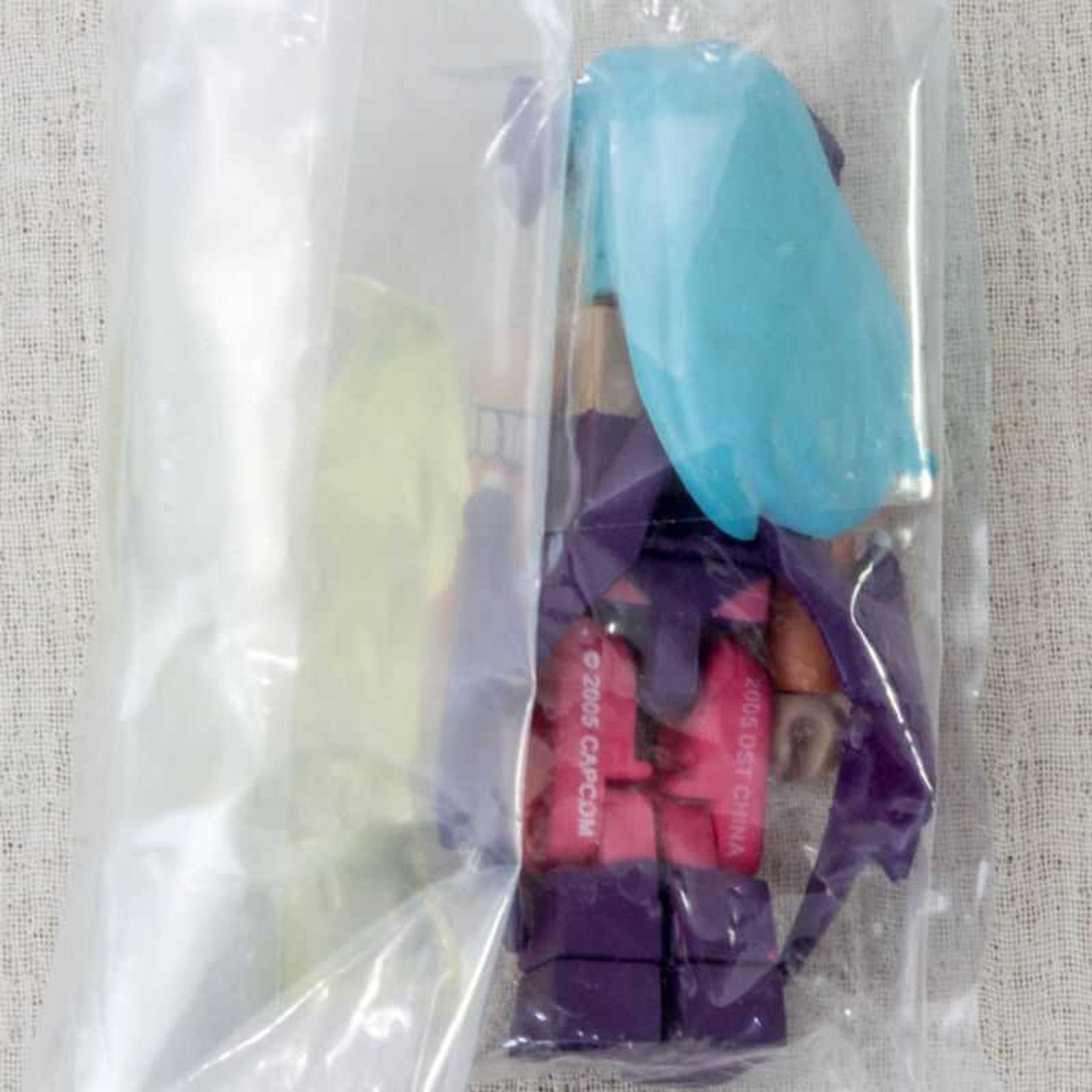 Street Fighter 2 x Darkstalkers 3 (Vampire Savior: The Lord of Vampire) Morrigan Blue Mini Mates Figure Capcom JAPAN