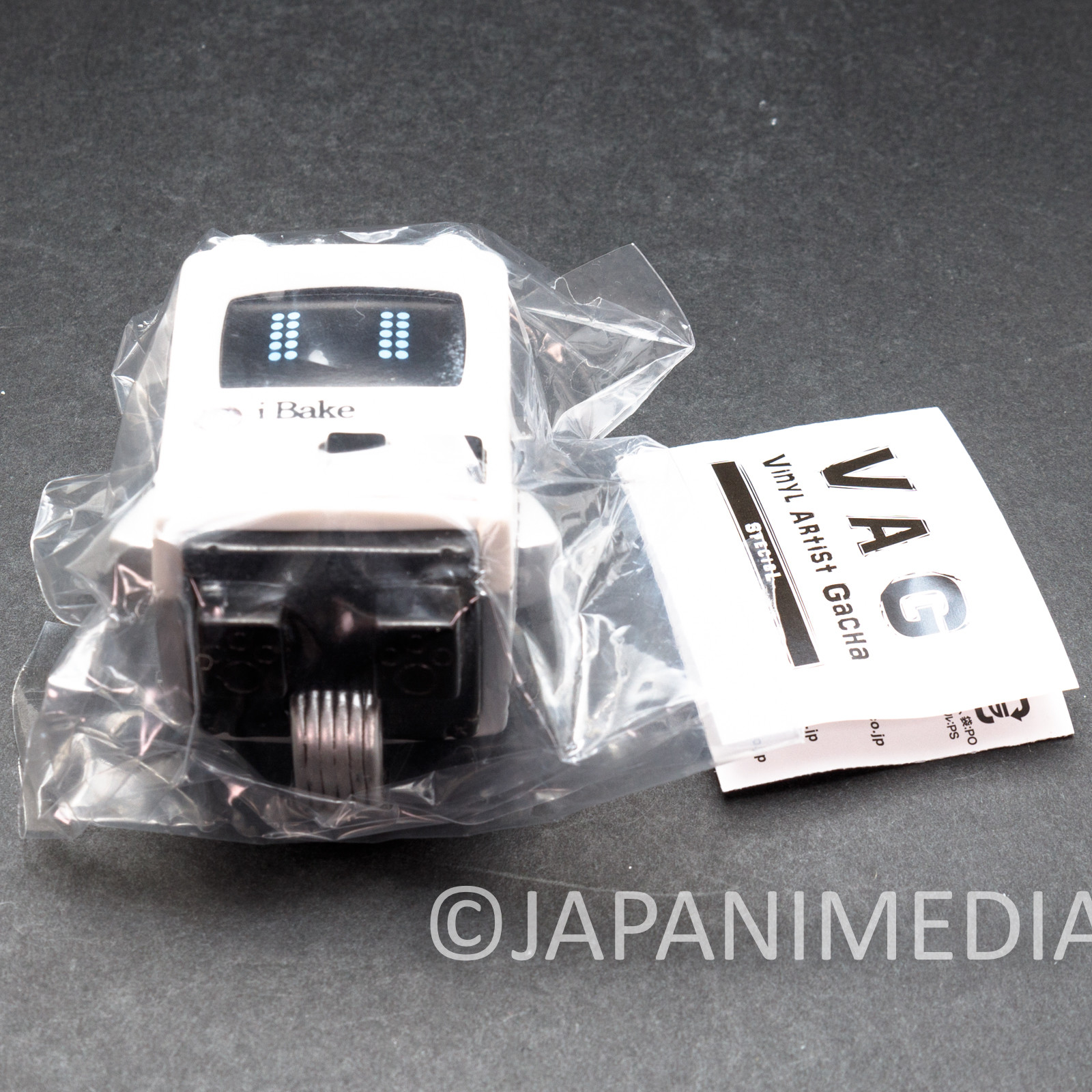 BAKETAN i Bake Silver Version Soft Vinyl Figure Medicom Toy VAG Series | Japanimedia Store 7