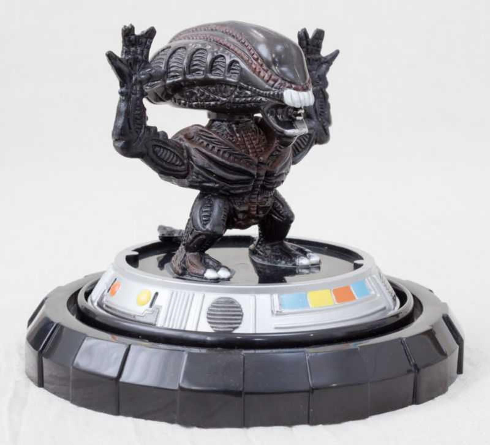 ALIEN in Capsule Figure Coin Bank Dark Brown Ver. JAPAN 4