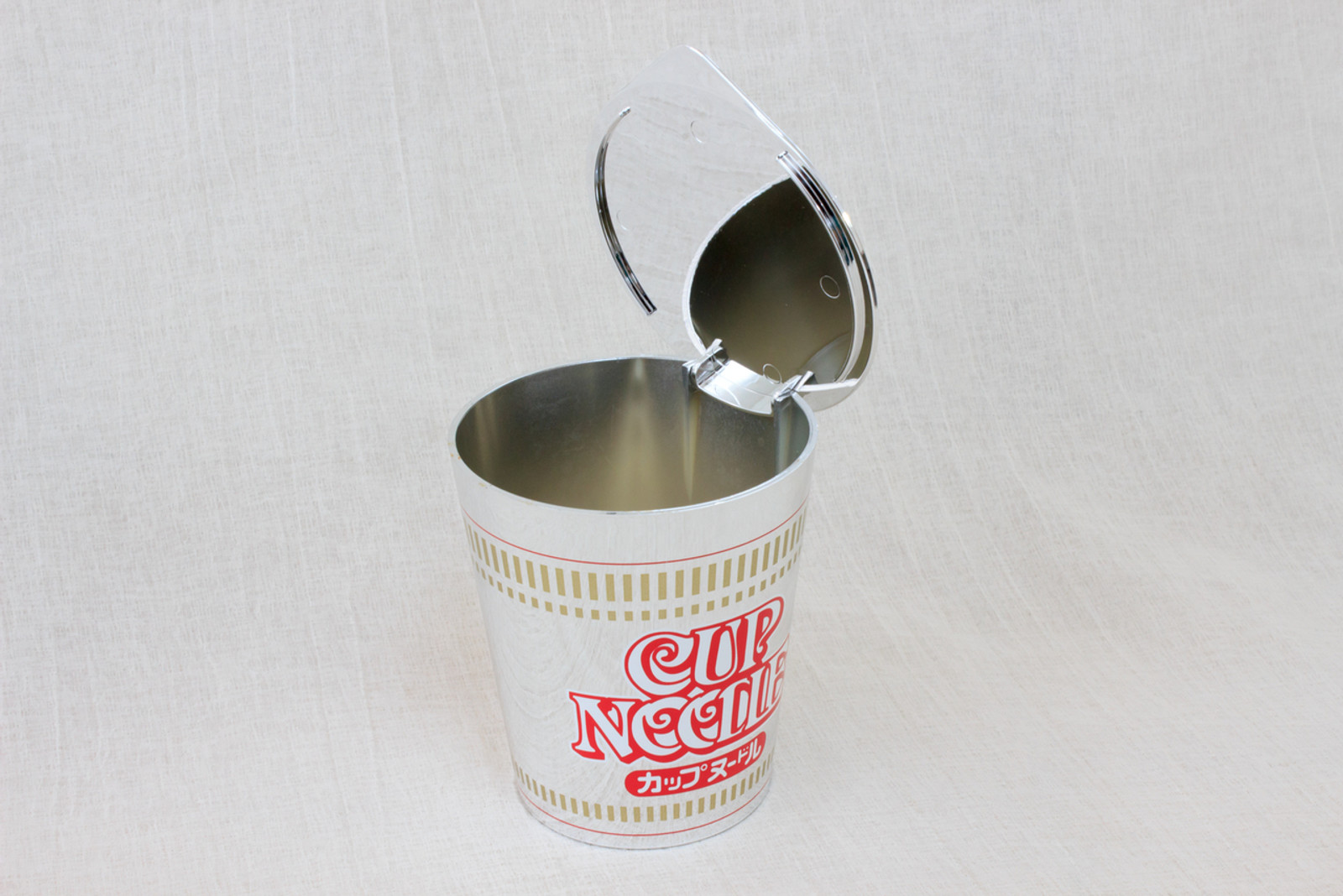 RARE! Nissin Cup Noodle Package type Music Box "TSUNAMI" Limited JAPAN