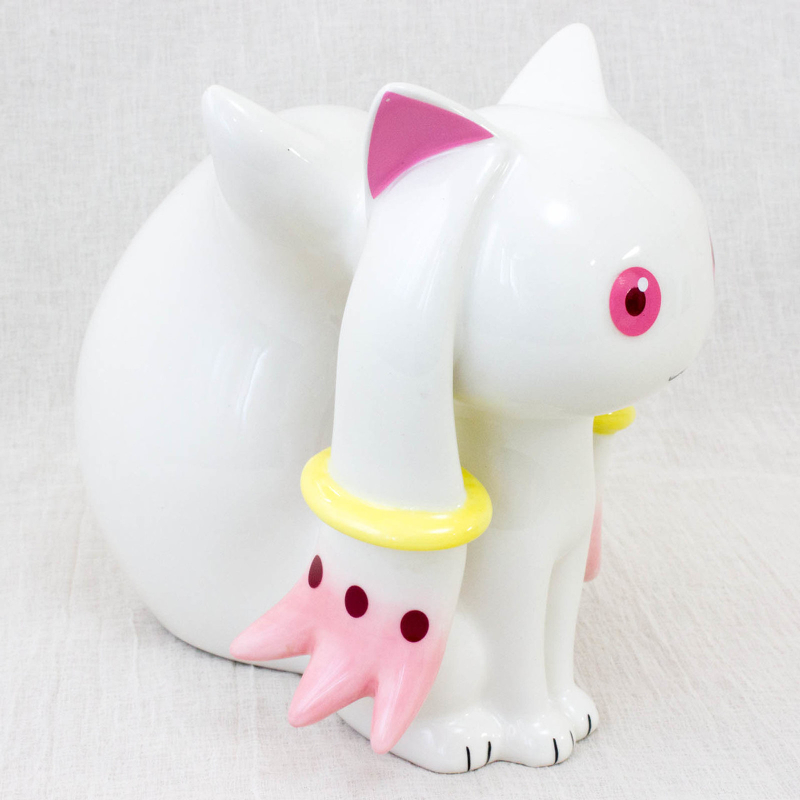 Puella Magi Madoka Magica Kyubey Ceramic Figure Coin Bank Medicom JAPAN ANIME