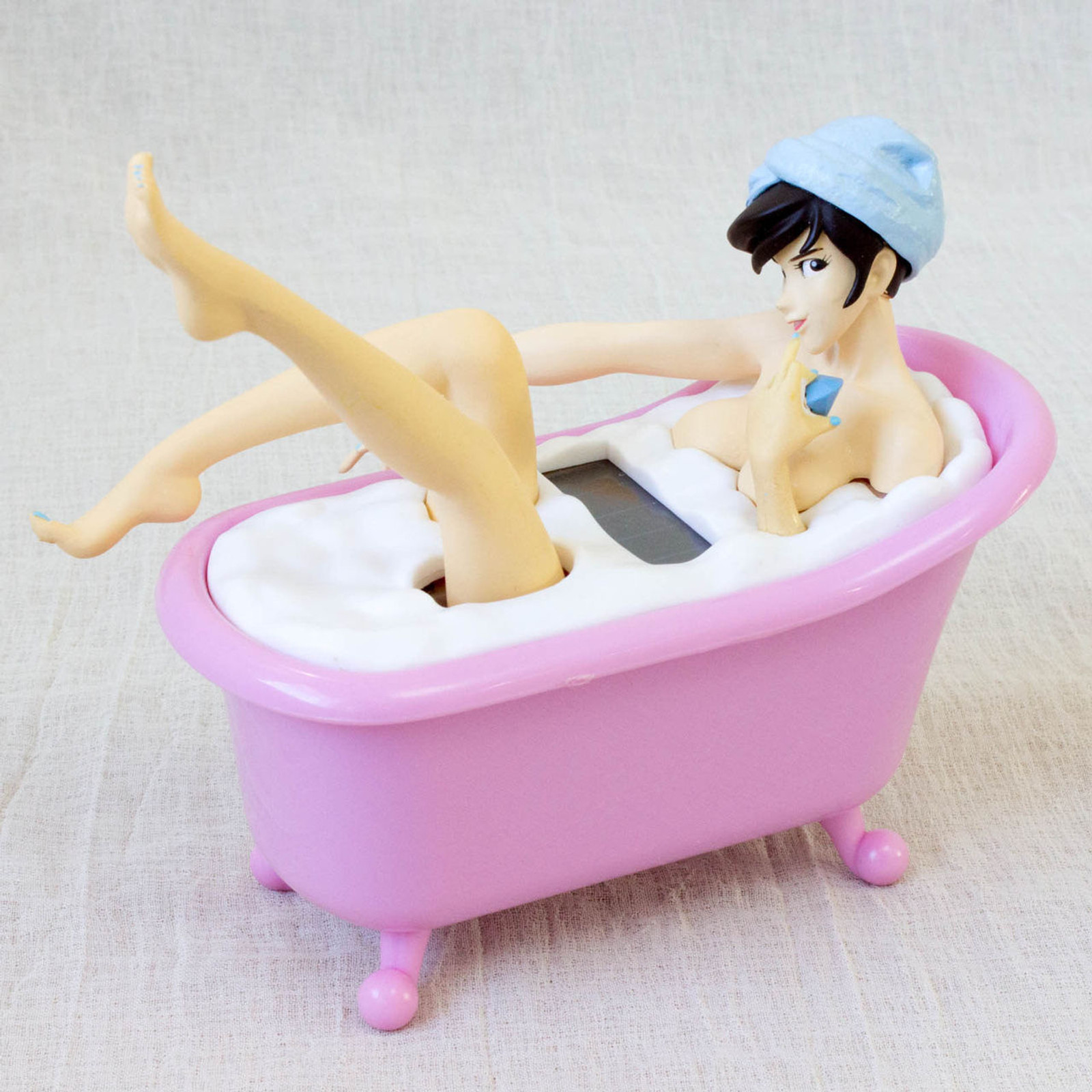 Lupin the Third (3rd) Fujiko Mine in Bathtub Solar Cells Action Figure  JAPAN 2